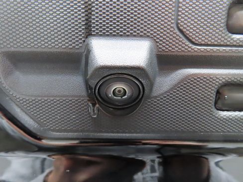 Used 2025 GMC Sierra 2500 AT4X image 47