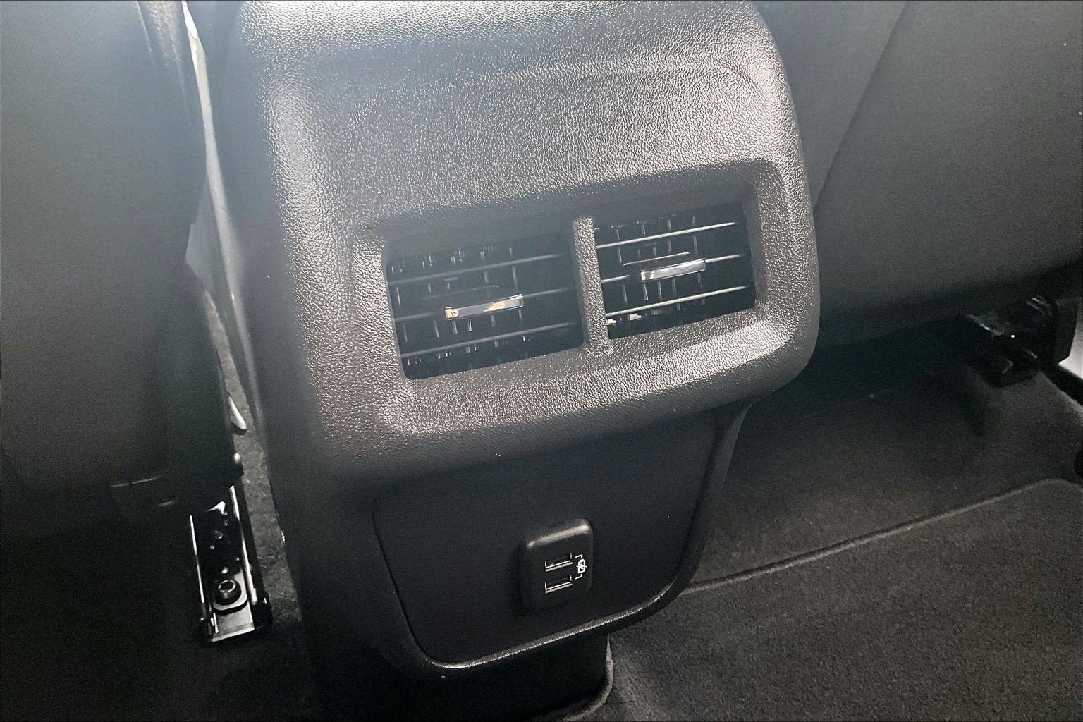 Used 2023 Chevrolet Equinox LT w/ Driver Convenience Package FWD image 31