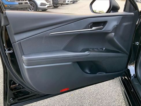 Used 2025 Toyota Camry SE w/ Multimedia Upgrade Package image 21