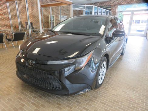 Used 2021 Toyota Corolla LE FWD image 1