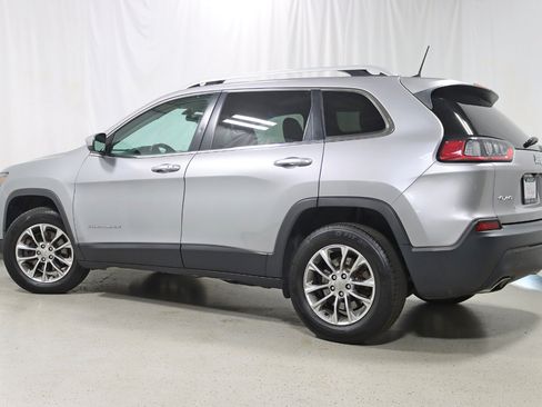Used 2019 Jeep Cherokee Latitude Plus w/ Cold Weather Group AWD/4WD image 9
