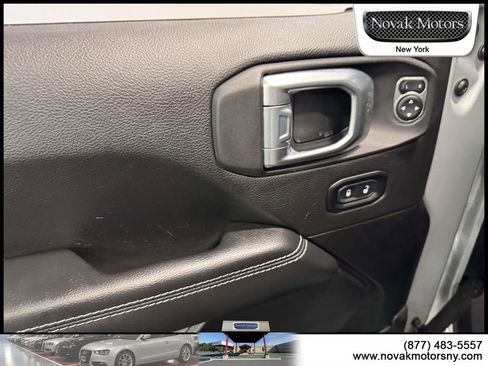 Used 2022 Jeep Wrangler Unlimited Sahara w/ Cold Weather Group image 13