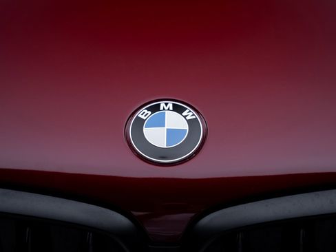 Used 2025 BMW X6 xDrive40i w/ Executive Package image 13