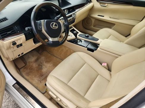 Used 2015 Lexus ES 350 w/ Premium Package FWD image 9
