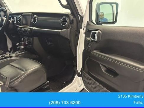 Used 2022 Jeep Wrangler Unlimited Sahara w/ Cold Weather Group image 35