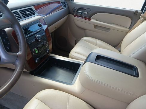 Used 2014 Chevrolet Tahoe LT w/ Luxury Package image 11