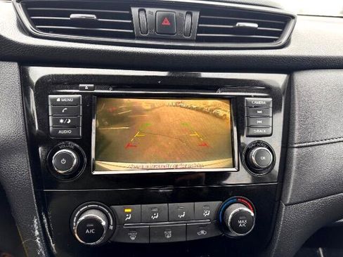 Used 2020 Nissan Rogue S image 28