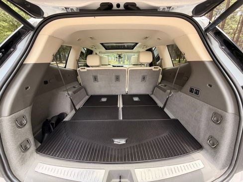 Used 2025 Cadillac XT6 Premium Luxury w/ Technology Package FWD image 19