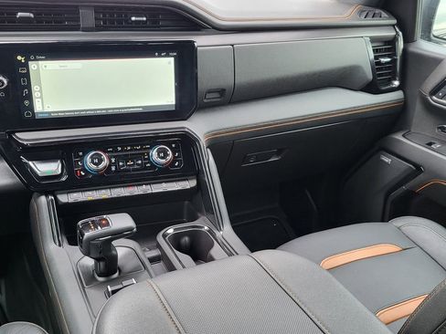 Used 2024 GMC Sierra 1500 AT4 w/ AT4 Preferred Package image 34