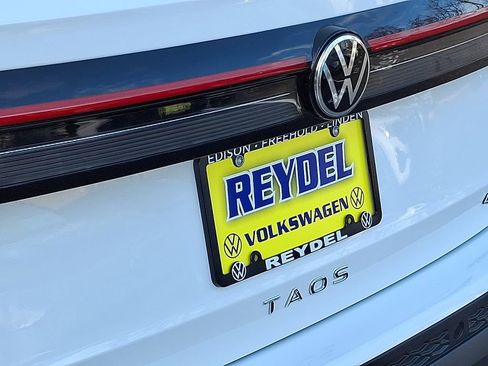 New 2026 Volkswagen Taos SE AWD/4WD image 15