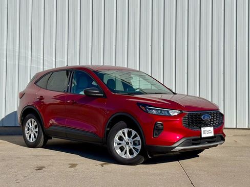 Certified 2025 Ford Escape Active w/ Cold Weather Package image 7