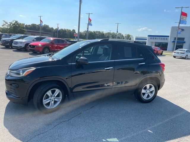 Used 2020 Chevrolet Trax LT w/ Driver Confidence Package FWD image 4