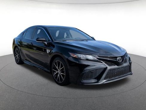 Used 2022 Toyota Camry SE FWD image 7