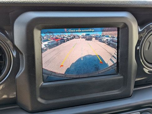 Used 2021 Jeep Wrangler Unlimited Sport image 19