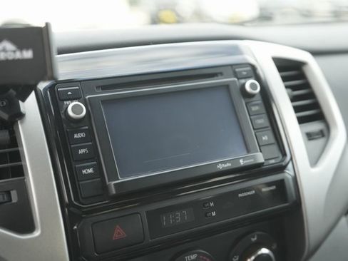 Used 2014 Toyota Tacoma PreRunner image 26