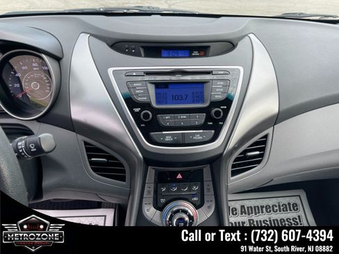 Used 2013 Hyundai Elantra GLS w/ Preferred Pkg FWD image 19