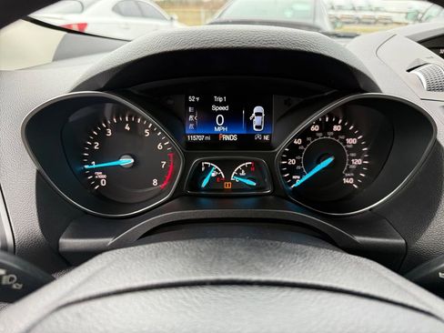 Used 2017 Ford Escape SE image 19