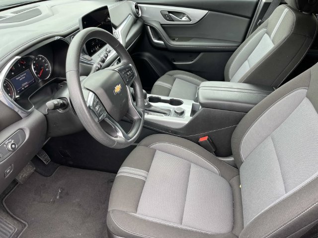 Used 2025 Chevrolet Blazer LT AWD/4WD image 25