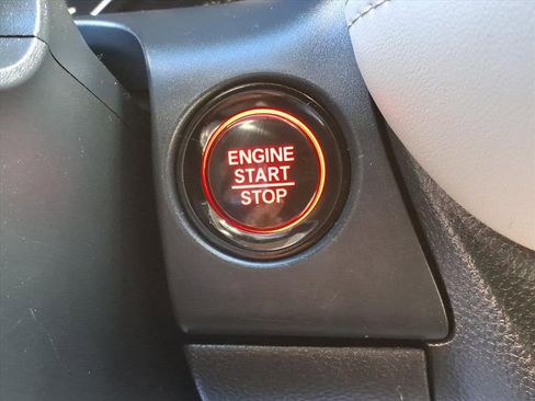 Used 2023 Honda HR-V LX image 19