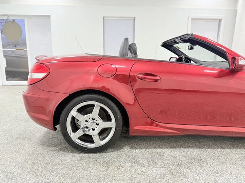 Used 2005 Mercedes-Benz SLK 350 image 11