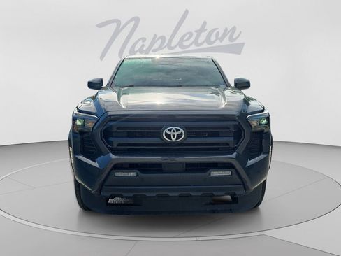 Used 2024 Toyota Tacoma SR5 w/ SR5 Upgrade Package RWD image 9