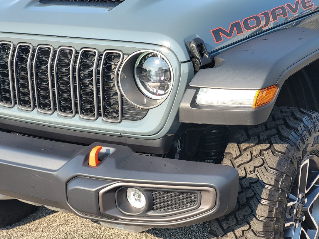 Used 2026 Jeep Gladiator Mojave AWD/4WD image 7