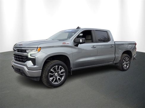 Used 2023 Chevrolet Silverado 1500 RST image 2