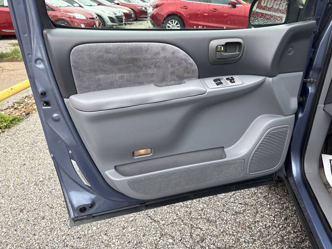 Used 2002 Toyota Sienna LE w/ LE Extra Value Pkg FWD image 18