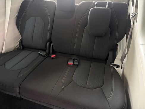 Used 2023 Chrysler Voyager LX FWD image 38