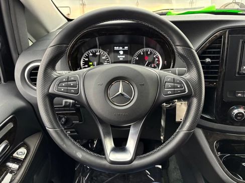Used 2019 Mercedes-Benz Metris Passenger image 32