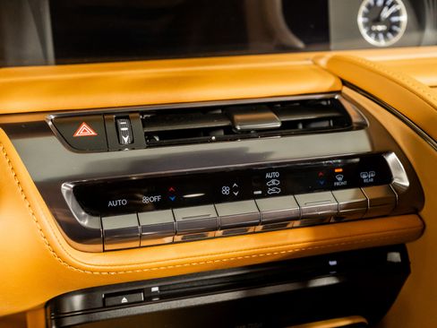 Used 2018 Lexus LC 500 Coupe image 41