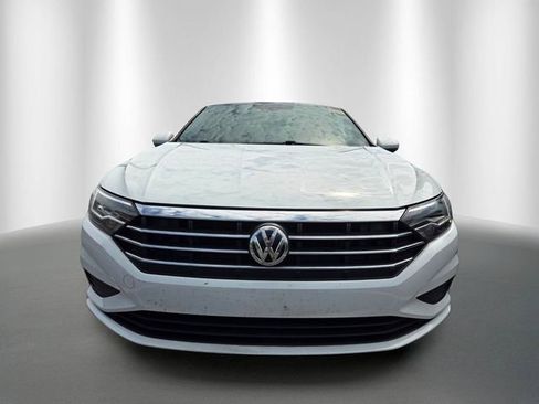 Used 2020 Volkswagen Jetta SE w/ SE Cold Weather Package FWD image 2