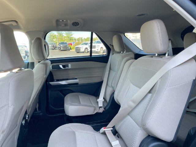 Used 2022 Ford Explorer XLT AWD/4WD image 12