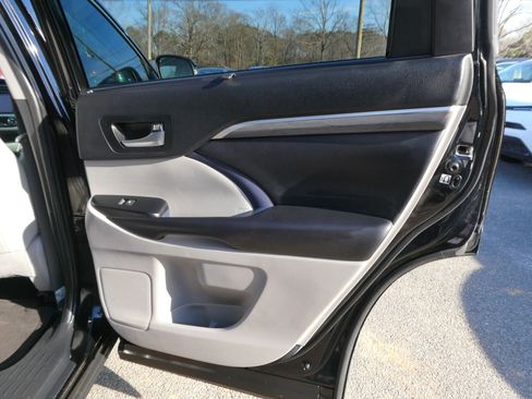 Used 2019 Toyota Highlander Limited image 29