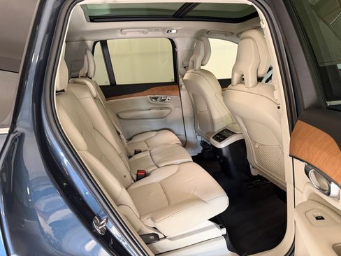 Used 2022 Volvo XC90 T5 Momentum w/ Advanced Package AWD/4WD image 32