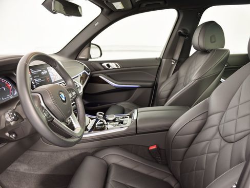Certified 2023 BMW X5 sDrive40i w/ Climate Comfort Package RWD image 5