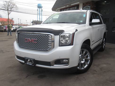 Used 2017 GMC Yukon Denali w/ Open Road Package AWD/4WD image 38