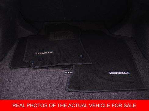 Used 2015 Toyota Corolla LE FWD image 14