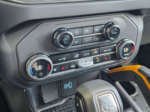 Used 2024 Ford Bronco Badlands AWD/4WD image 10