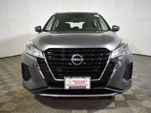 Certified 2022 Nissan Kicks SV image 2