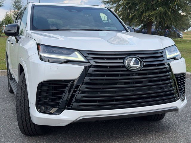 Used 2025 Lexus LX 600 4WD w/ Appearance Package image 15