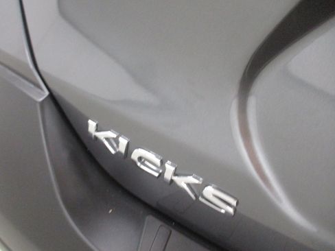 Used 2020 Nissan Kicks SV w/ Exterior Package FWD image 9