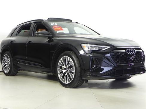 Used 2024 Audi Q8 e-tron Premium Plus w/ Premium Plus Package image 4