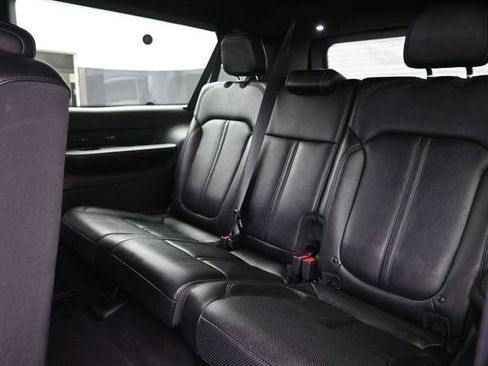 Used 2024 Jeep Wagoneer L Series II w/ Flexible Seating Group AWD/4WD image 15