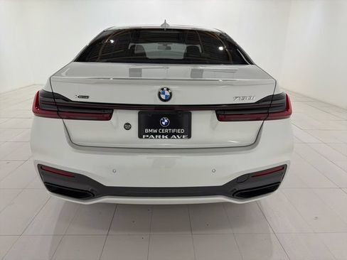 Used 2022 BMW 750i xDrive w/ Luxury Rear Seating Package AWD/4WD image 4