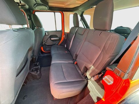 Used 2018 Jeep Wrangler Unlimited Sport AWD/4WD image 19