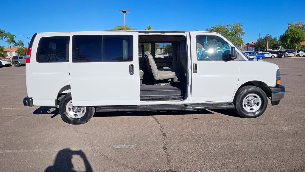 Used 2025 Chevrolet Express 3500 LT w/ LT Preferred Equipment Group RWD image 20