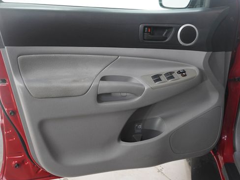 Used 2011 Toyota Tacoma 4x4 Double Cab w/ SR5 Pkg #2 image 22