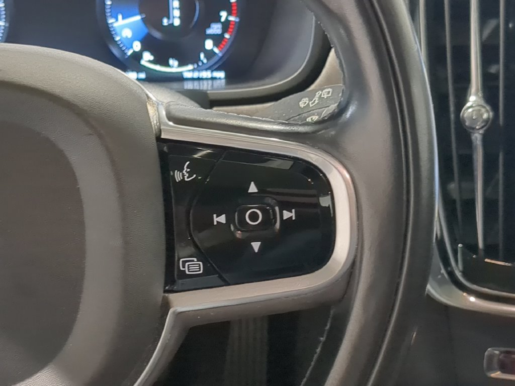 Used 2018 Volvo V90 T6 Cross Country w/ Convenience Package AWD/4WD image 29