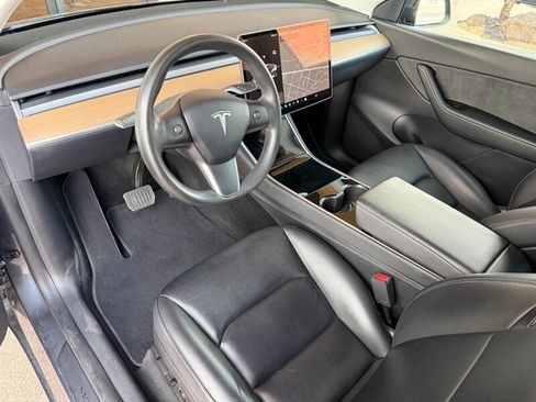 Used 2020 Tesla Model Y Long Range image 2